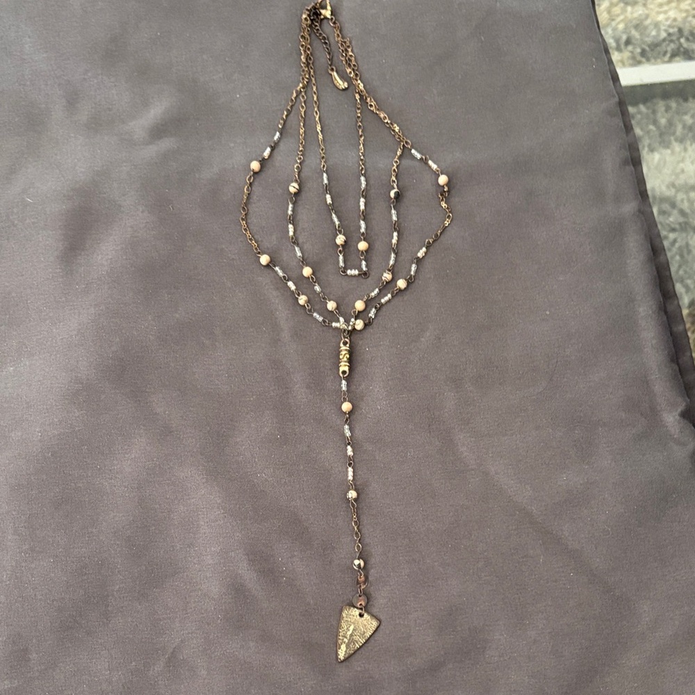 Elegant Gold and Cream Beaded Necklace